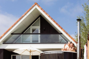 Vakantiehuis aan het water met hottub